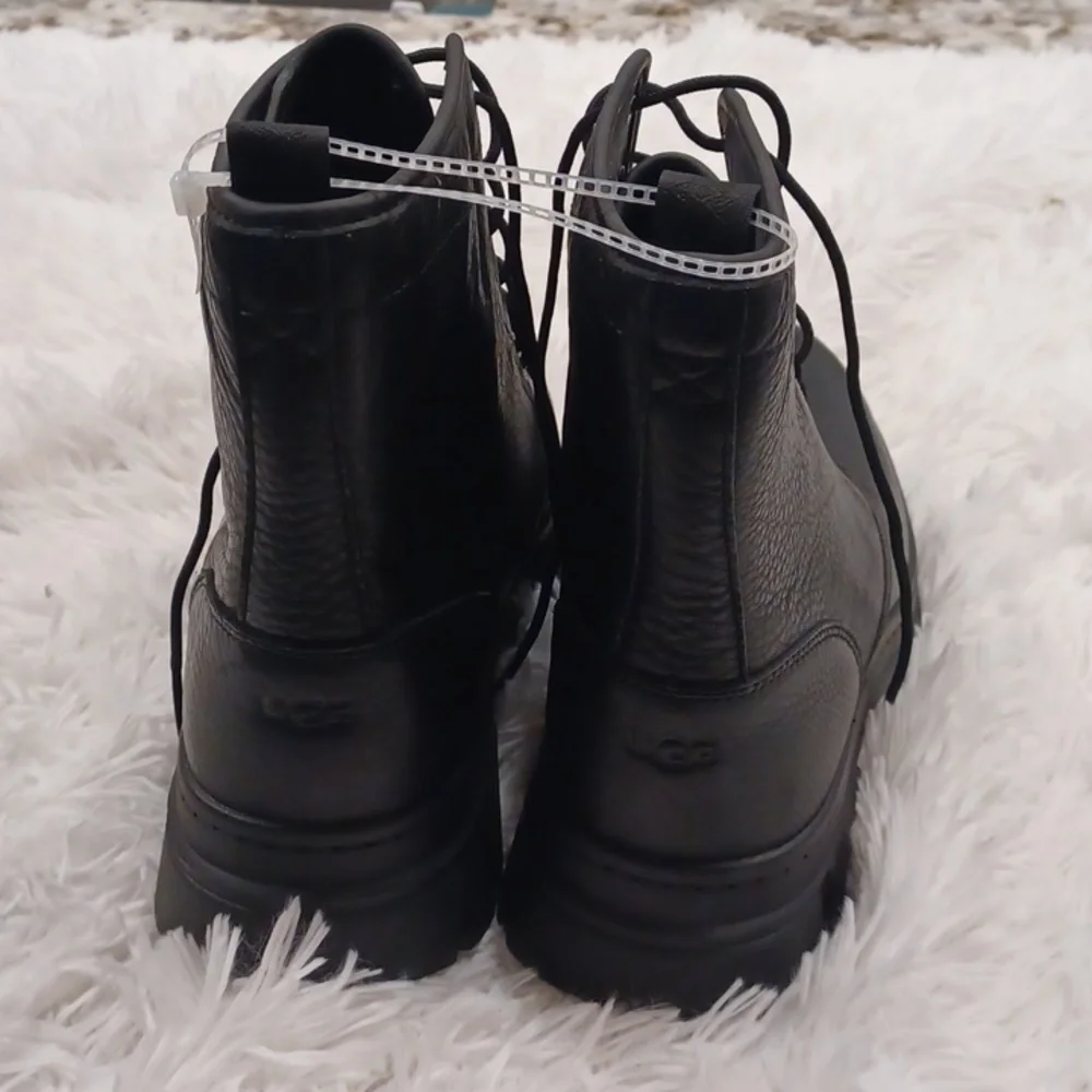 New UGG Men's Ankle Lace Up Boots Vibram Soles & Waterproof Black Leather